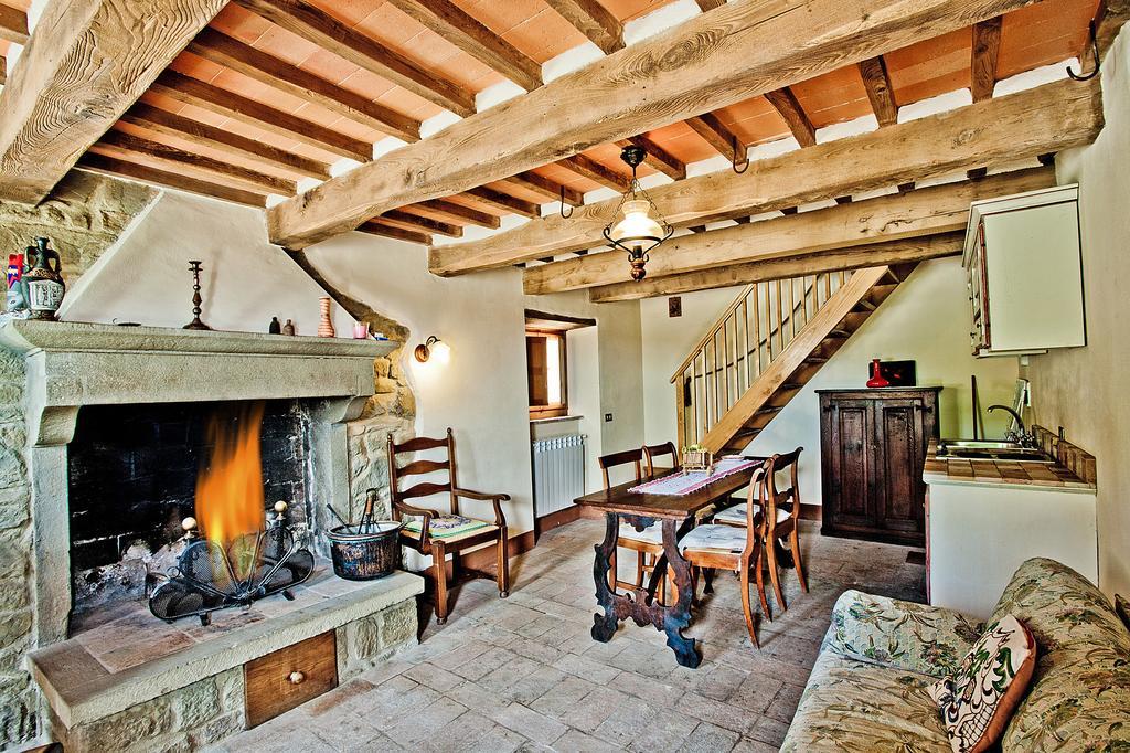 Agriturismo Terra Di Michelangelo カプレーゼ・ミケランジェロ エクステリア 写真